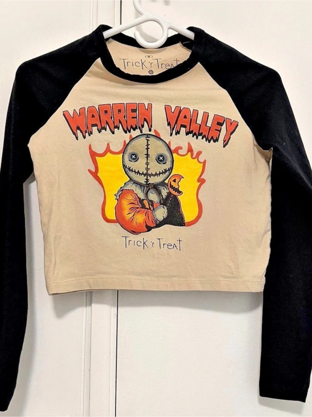 Trick 'r Treat Warren Valley Trick 'r Treat Long Sleeve Graphic Top in Black &